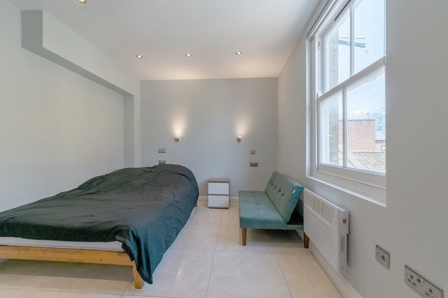 Flat Camden High Street in Greater London