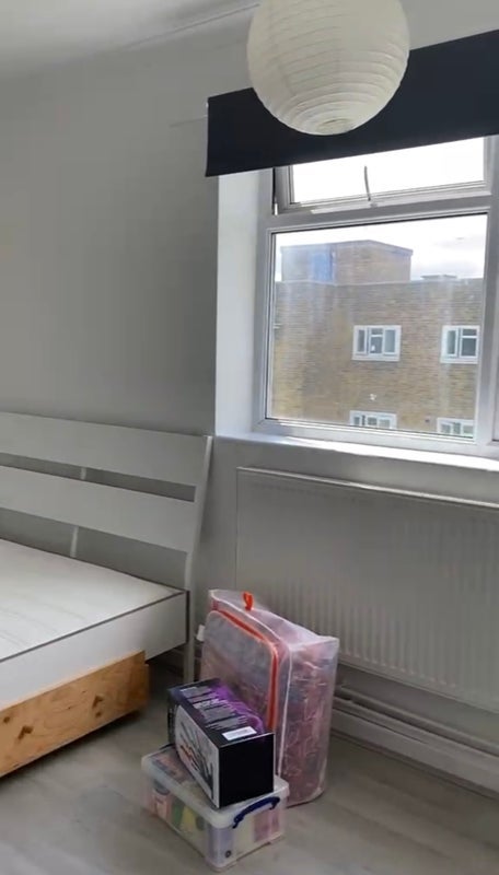 Room Sir Alexander Close in Greater London
