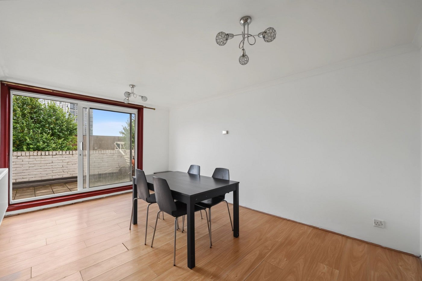Flat Magdala Avenue in Greater London