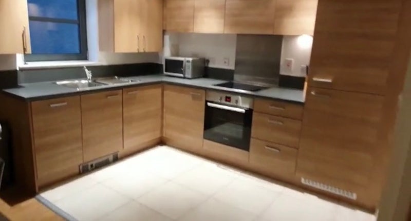 Room Commercial Road in Greater London