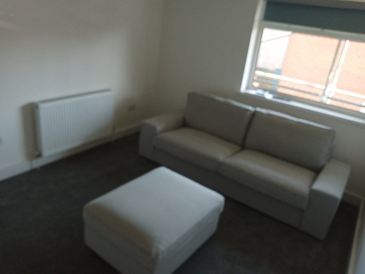 Room Fishponds Road in Bristol
