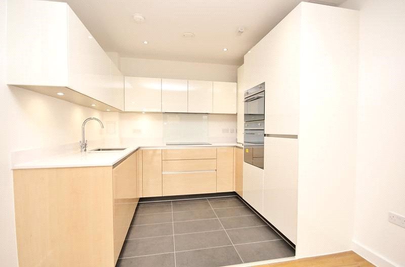 Flat Safflower Lane in Greater London