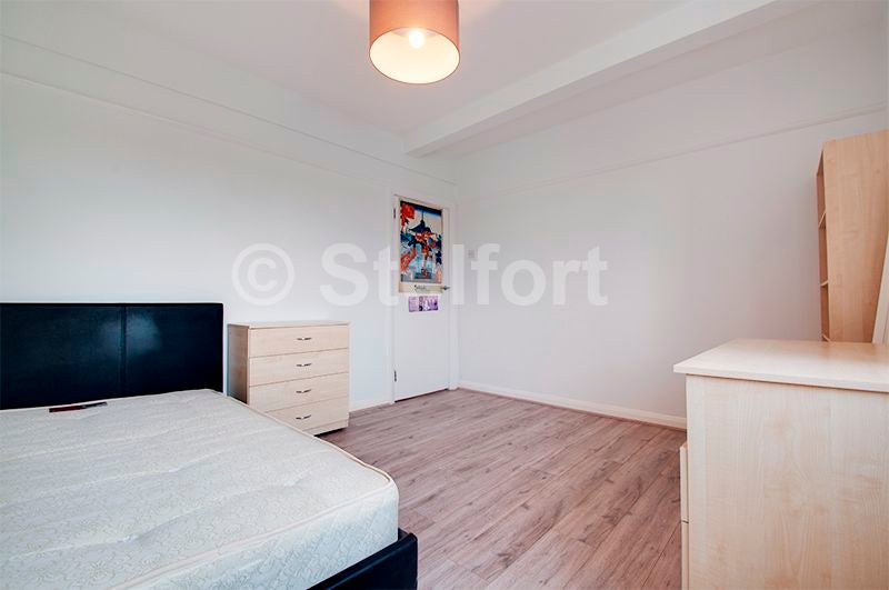 Flat Eversholt Street in Greater London