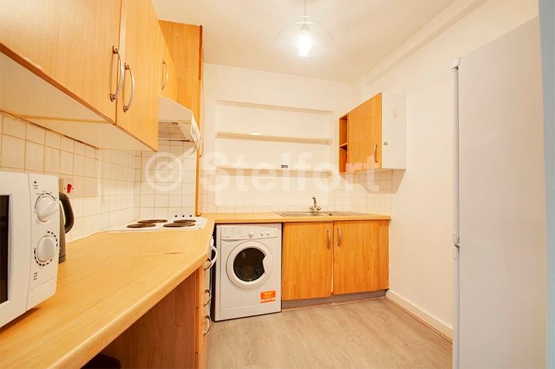 Flat Eversholt Street in Greater London