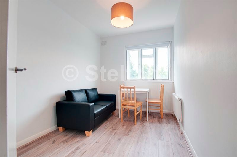 Flat Eversholt Street in Greater London