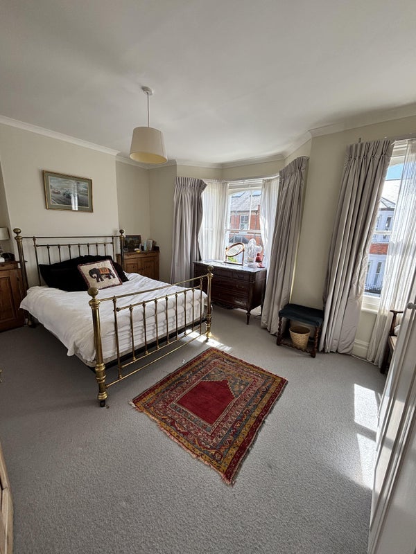 Room Emu Road in Greater London