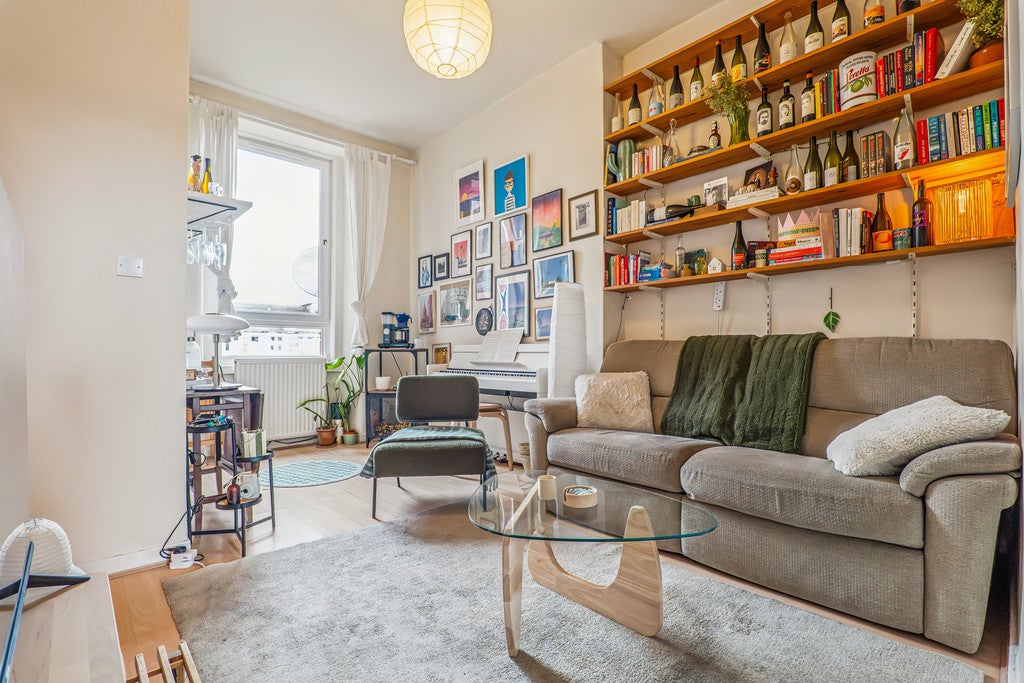 Flat Succoth Street in Glasgow