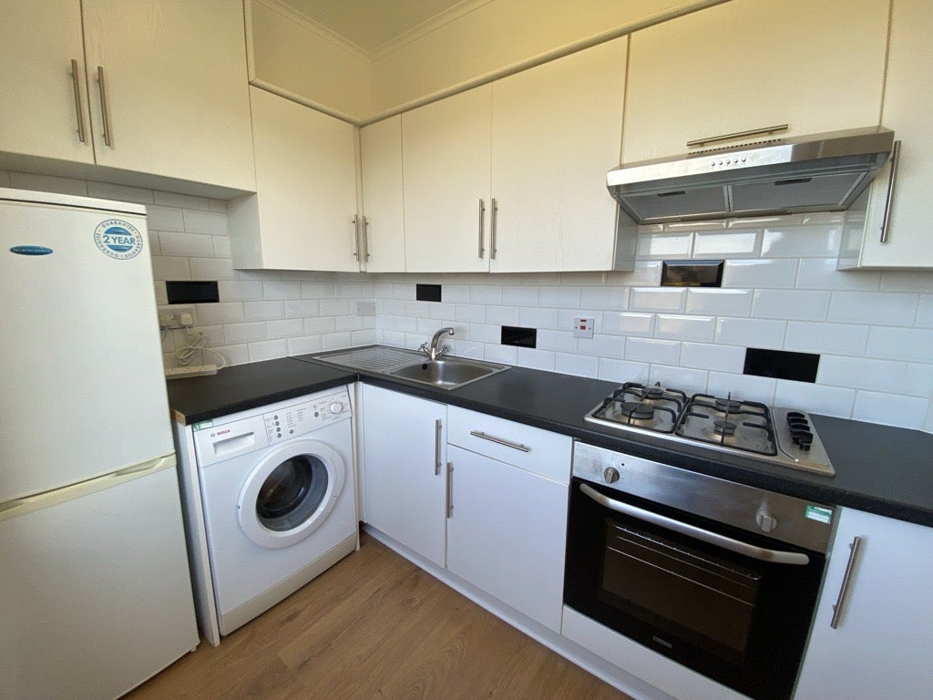 Flat Carrick Knowe Loan in City of Edinburgh