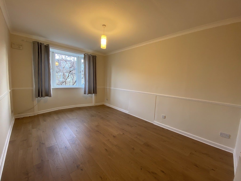 Flat Carrick Knowe Loan in City of Edinburgh