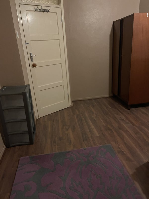 Room Sparkford Avenue in Manchester