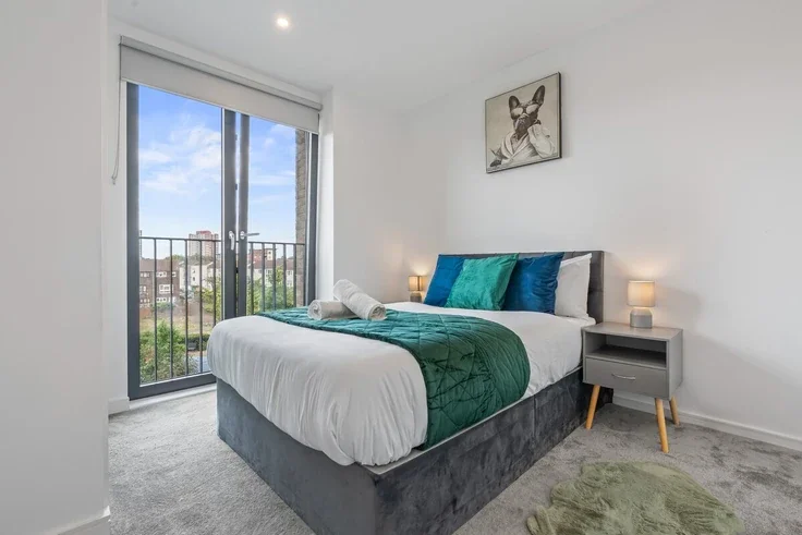 Flat Plaistow Road in Greater London