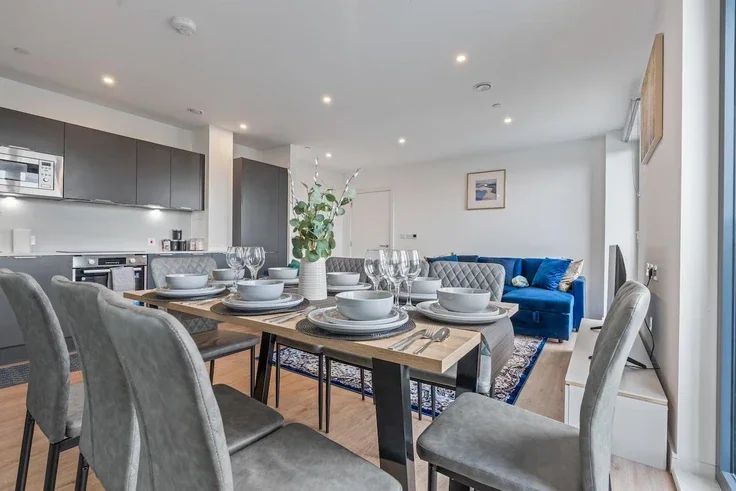 Flat Plaistow Road in Greater London