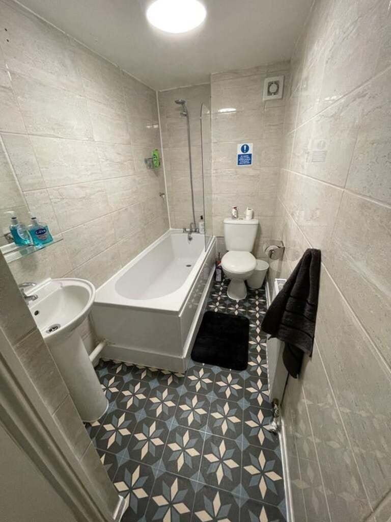 Room Parsifal Road in Greater London