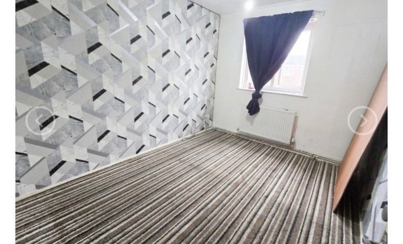 Room Martindale Crescent in Manchester