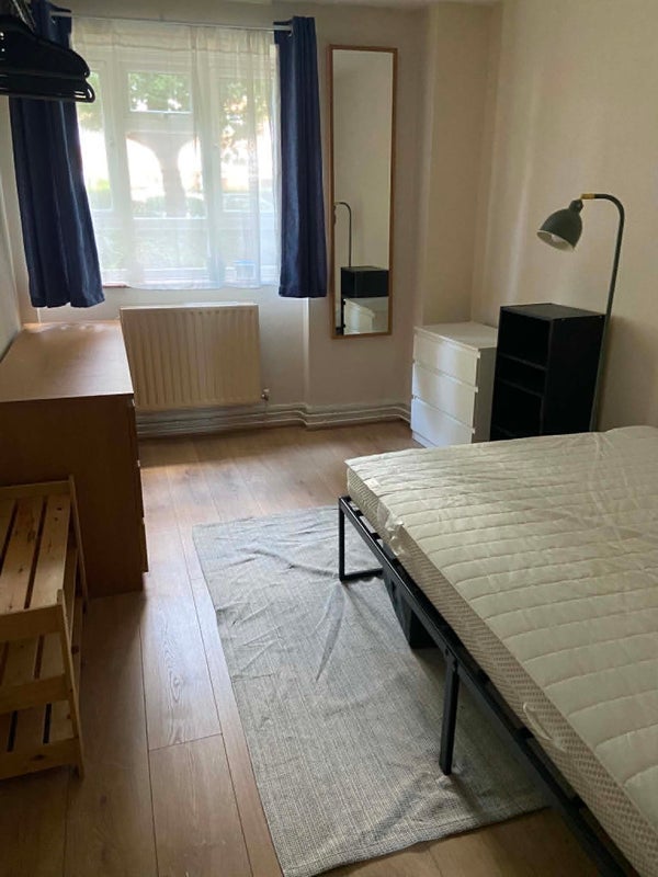 Room Aldrington Road in Greater London