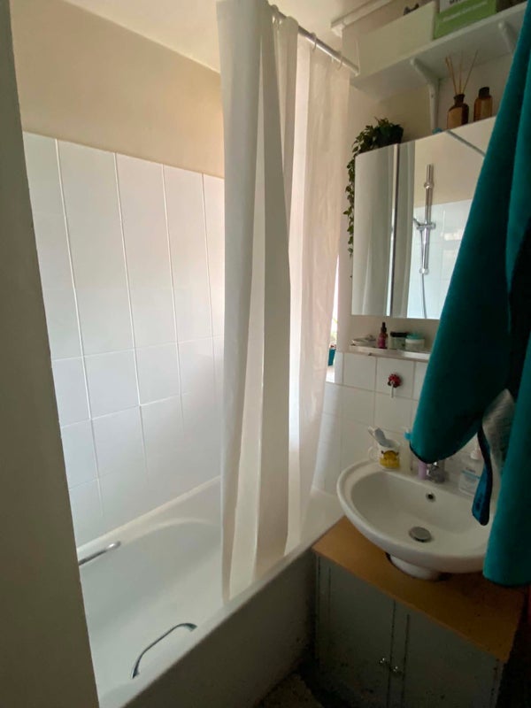 Room Aldrington Road in Greater London