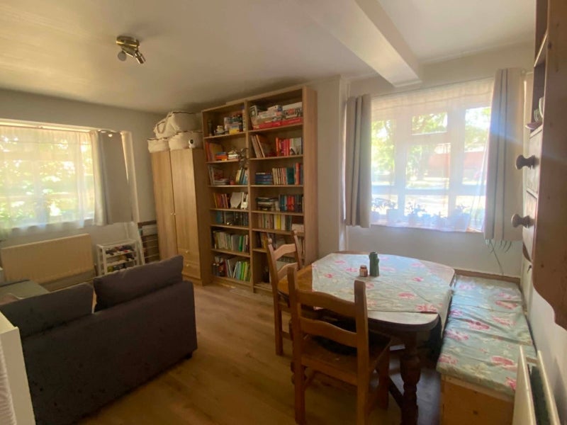 Room Aldrington Road in Greater London