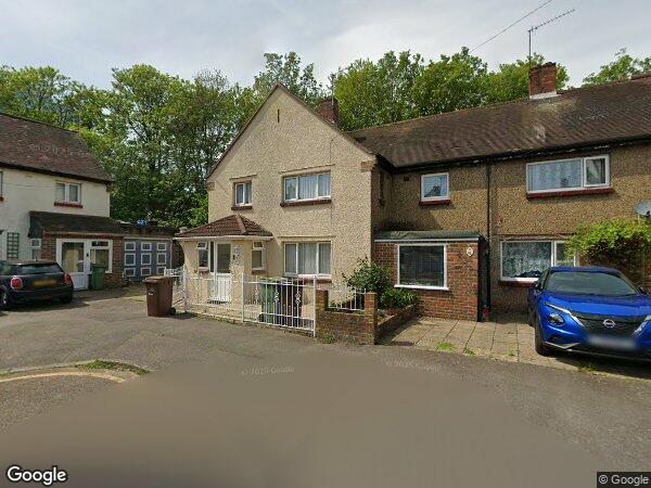 Room Bishops Close in Greater London
