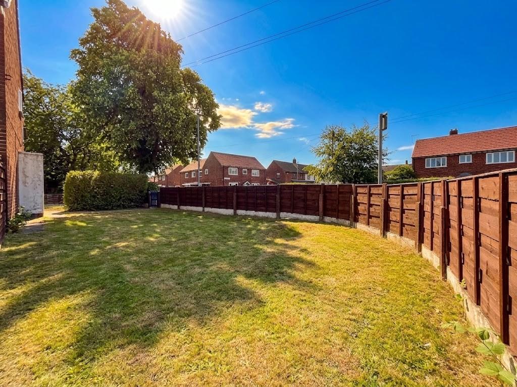 Flat Melsomby Road in Manchester