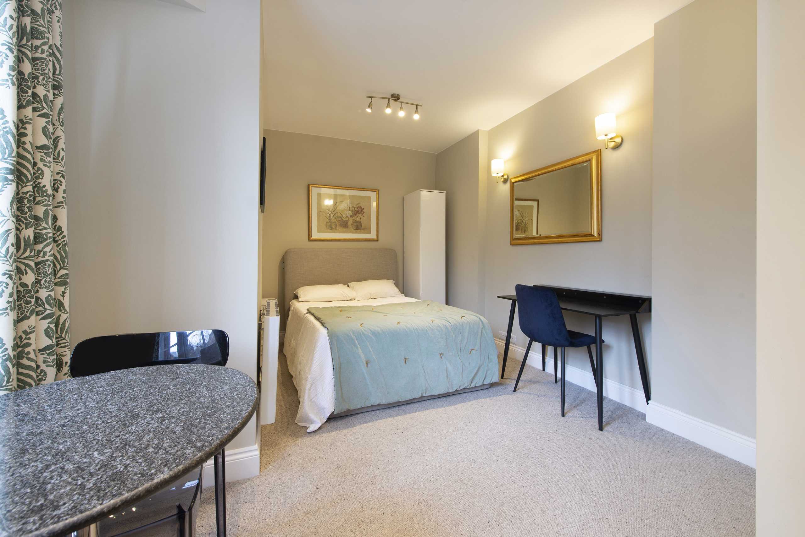 Flat Tavistock Place in Greater London