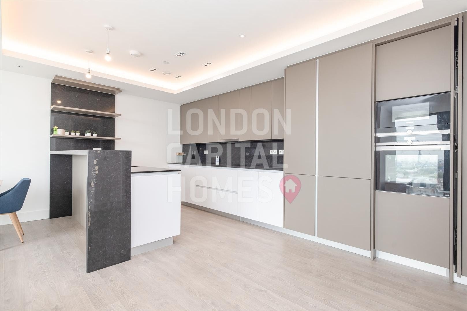 Flat City Road in Greater London