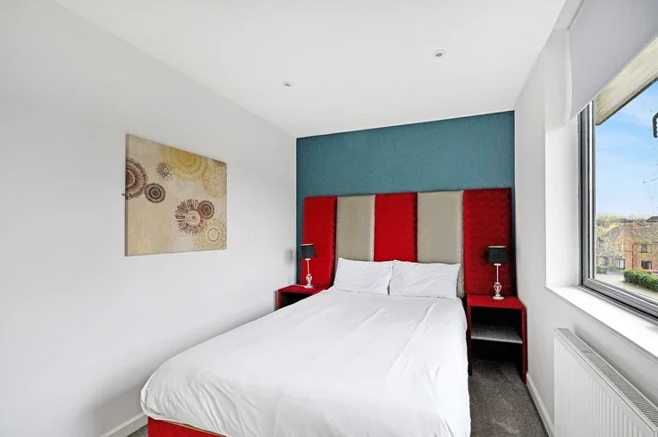 Flat Bridgeford Court in Milton Keynes