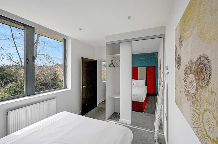 Flat Bridgeford Court in Milton Keynes