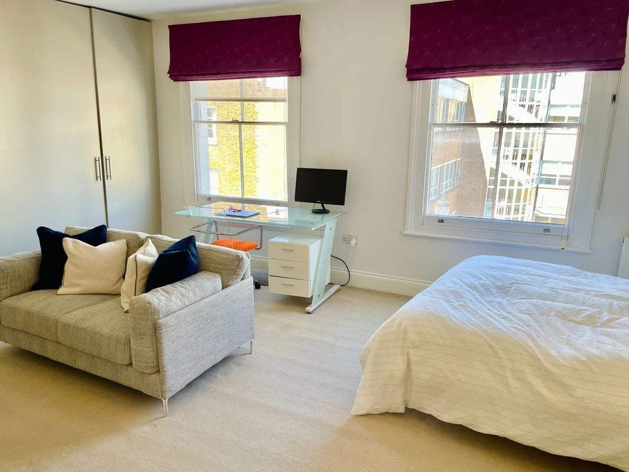 Room Peel Street in Greater London