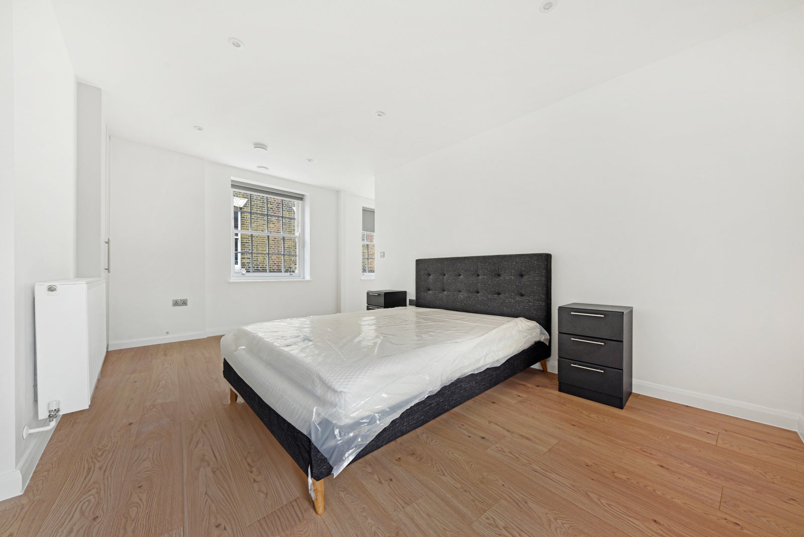 Flat Mare Street in Greater London