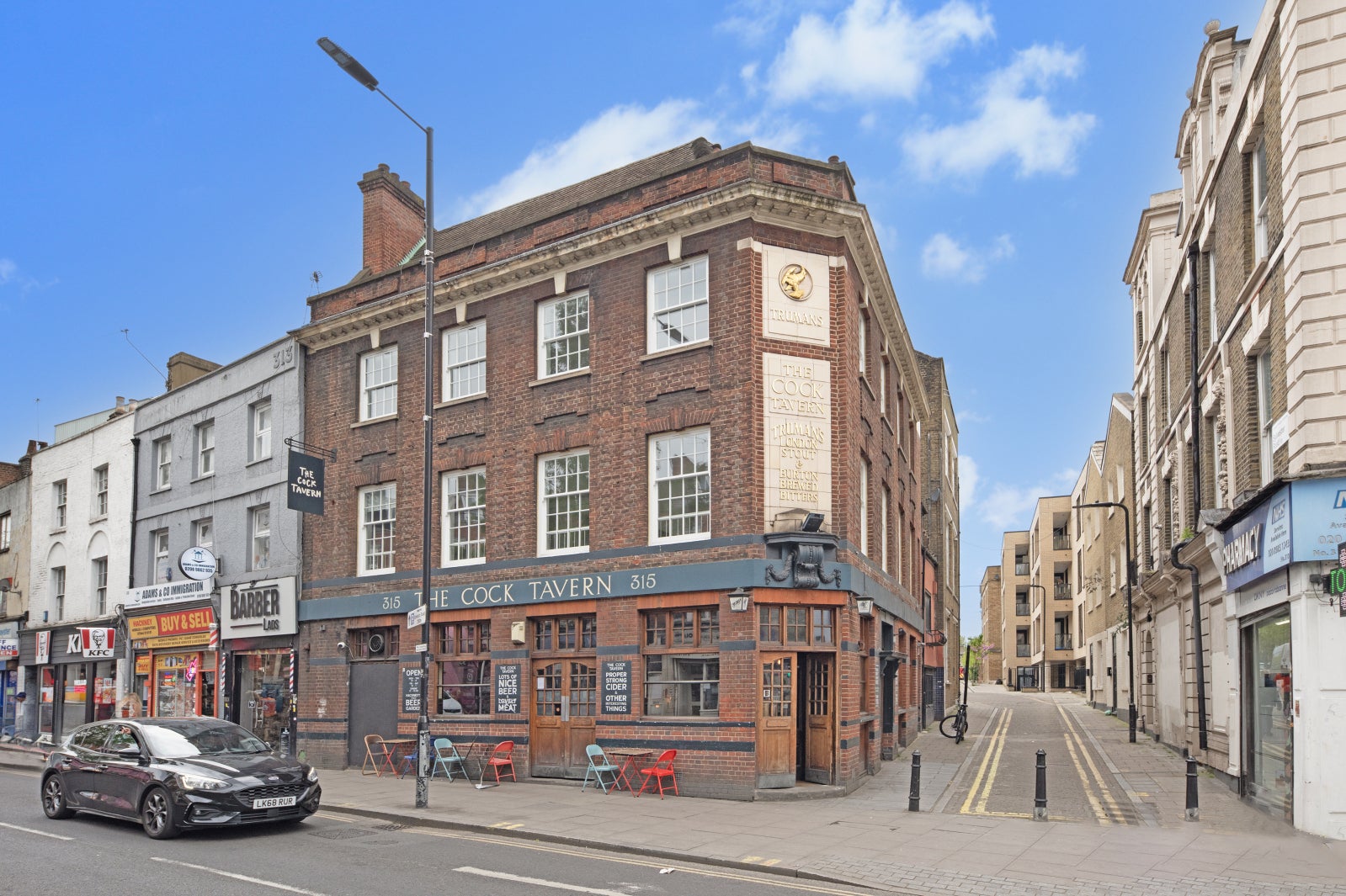 Flat Mare Street in Greater London
