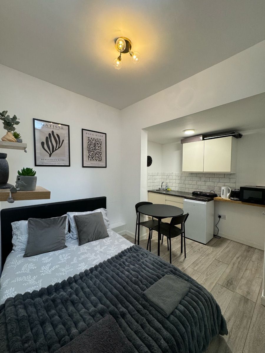 Flat Camden High Street in London
