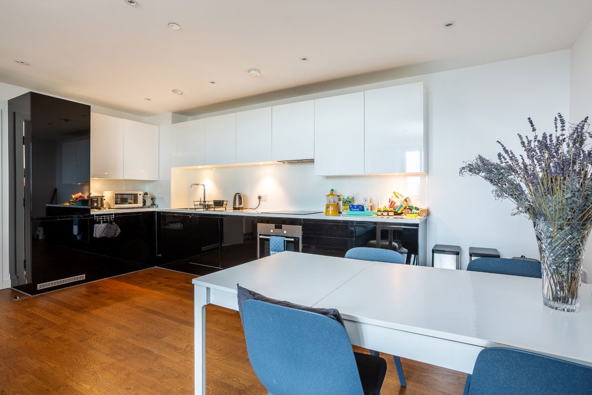 Flat Newby Place in Greater London