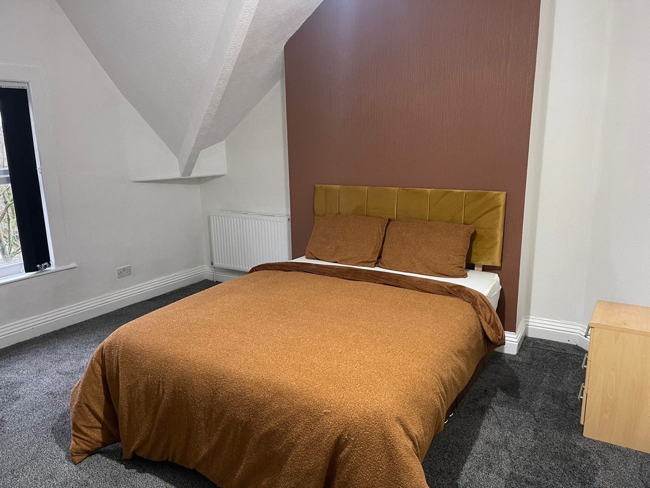 Room Chorley Old Road in Bolton