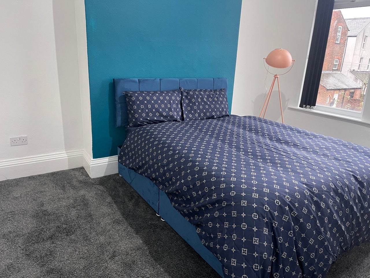 Room Chorley Old Road in Bolton