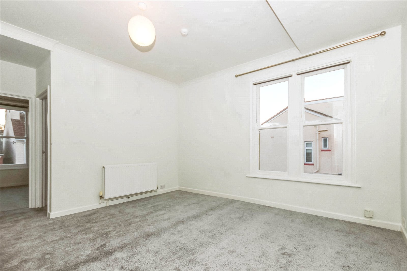 Flat Halsbury Road in Bristol