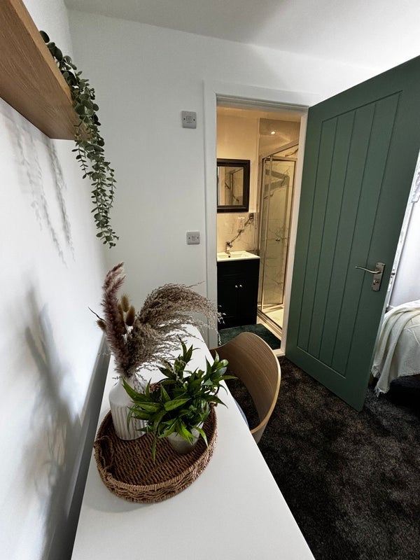 Room Chaucer Avenue in Radcliffe