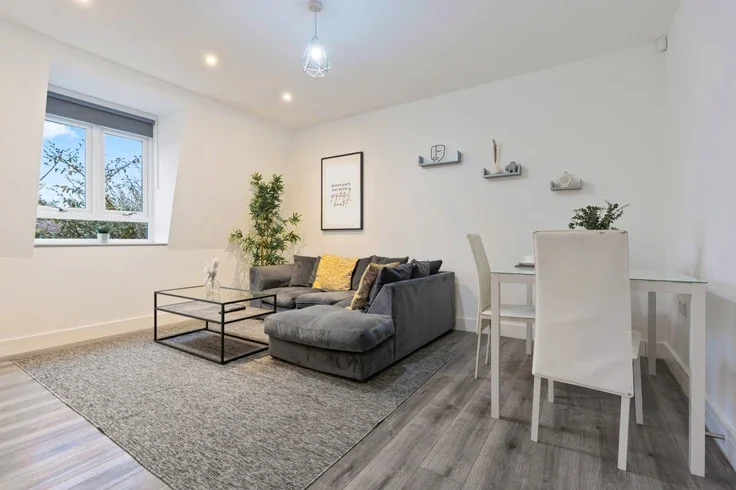 Flat Tollhouse Way in Sandwell