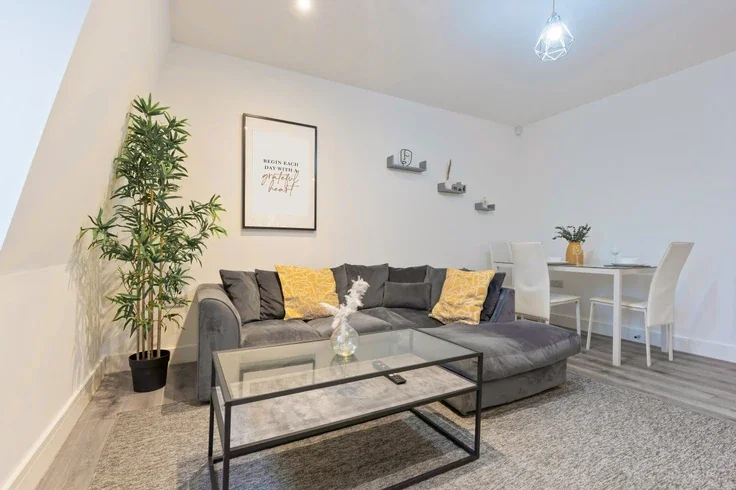 Flat Tollhouse Way in Sandwell