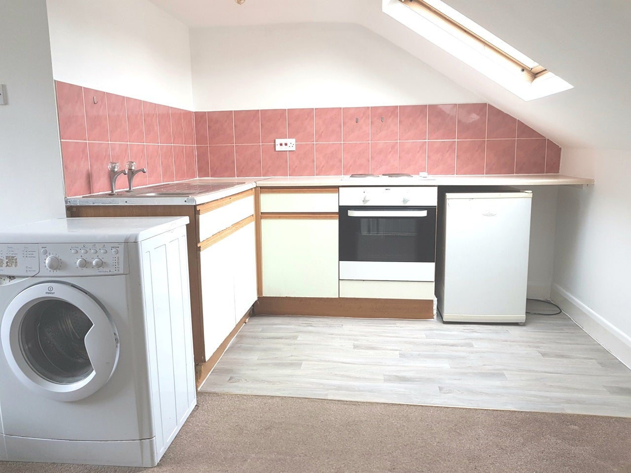 Flat Wightman Road in Greater London
