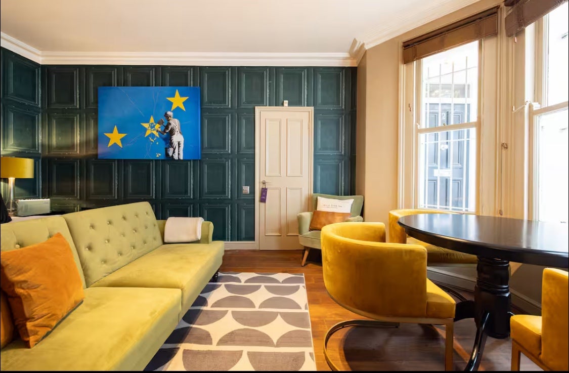 Flat Philbeach Gardens in Greater London