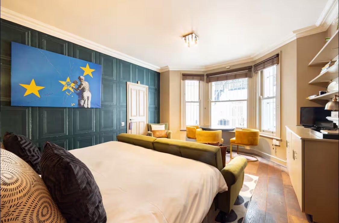 Flat Philbeach Gardens in Greater London