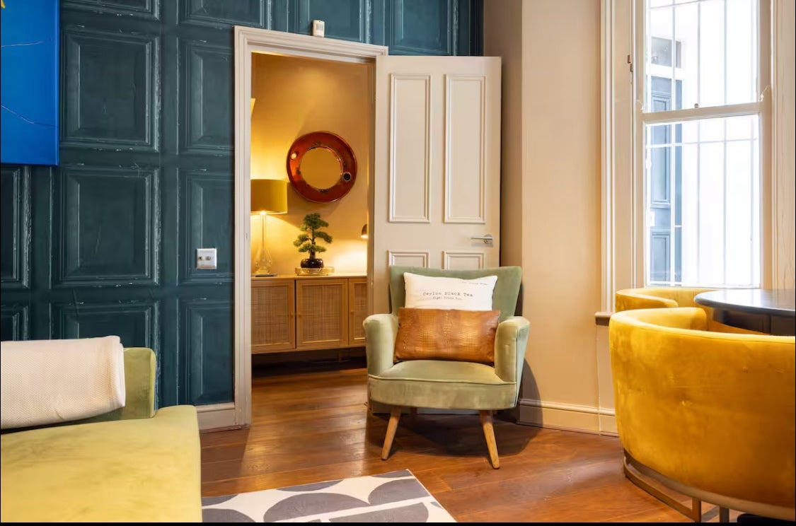 Flat Philbeach Gardens in Greater London