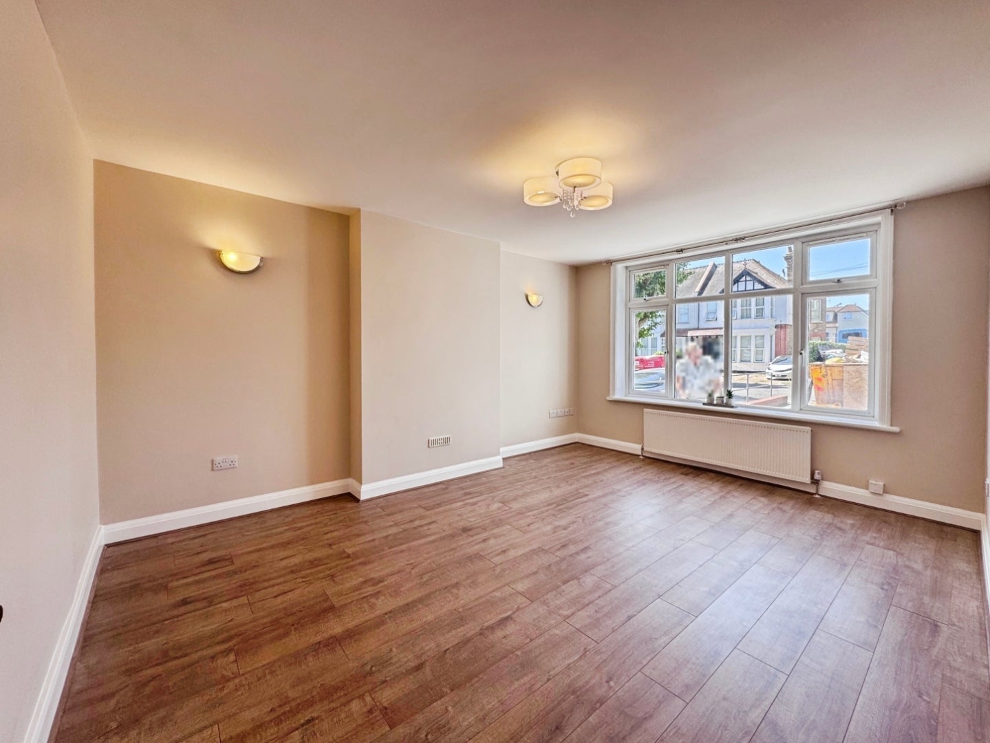 Flat Preston Road in Southend-on-Sea