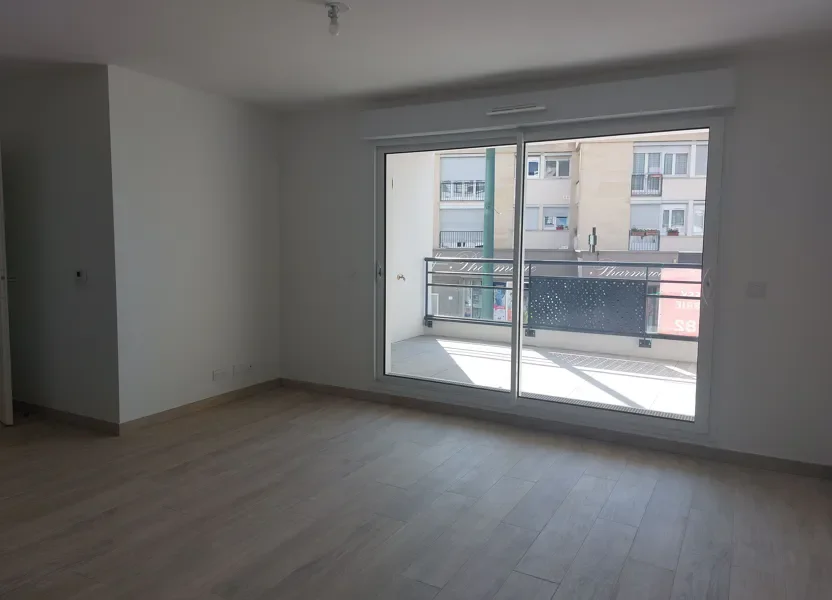 Flat Avenue du Général Leclerc in Ozoir-la-Ferrière