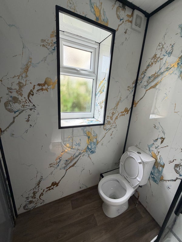 Room Crossways Road in Bristol