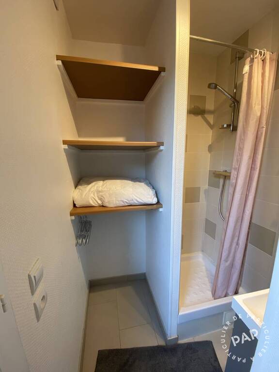 Room Avenue de la République in Paris