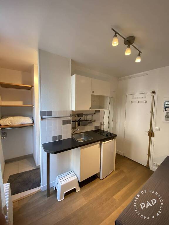 Room Avenue de la République in Paris