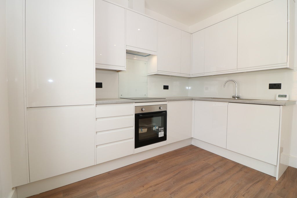 Flat Farnborough Passage in Mole Valley