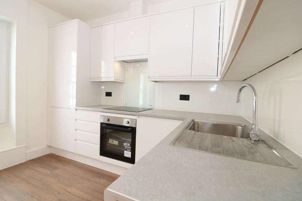 Flat Farnborough Passage in Mole Valley