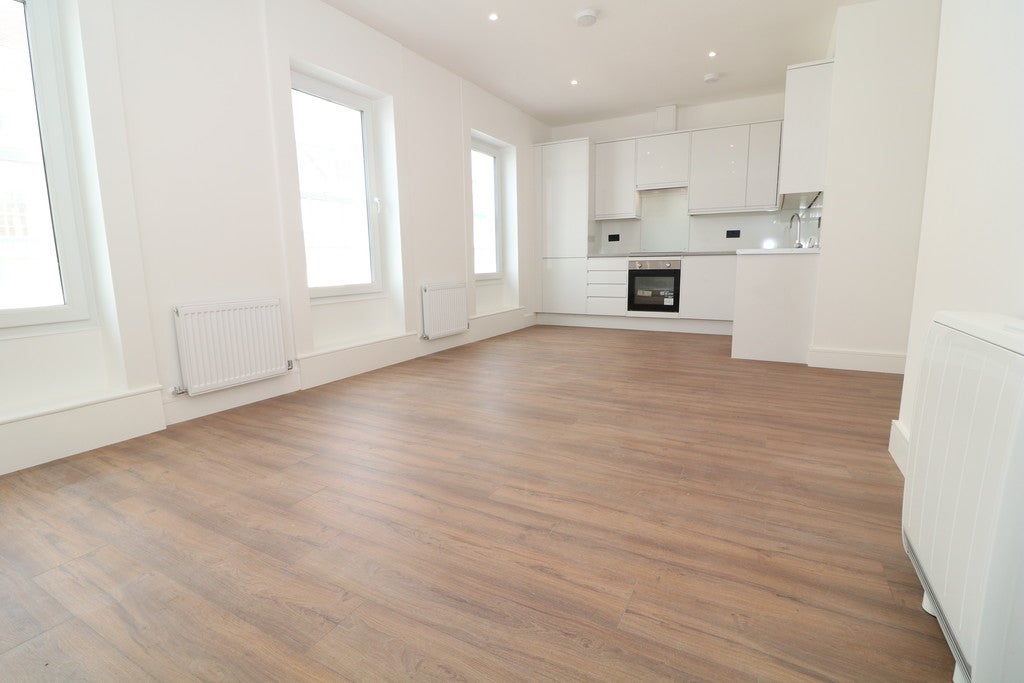 Flat Farnborough Passage in Mole Valley